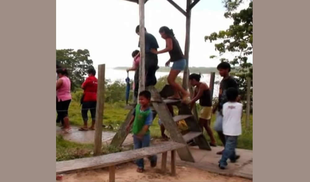 Los pobladores seguían los pasos que indicó el ángel!
